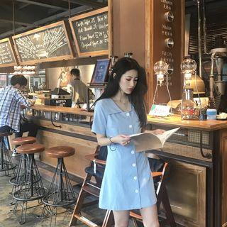 Short-sleeve Buttoned A-line Dress
