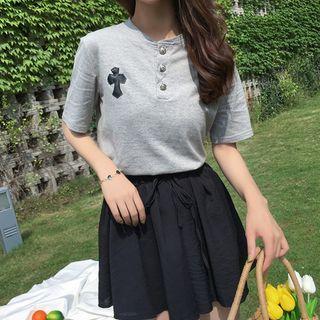 Short-sleeve Cross Applique T-shirt / Drawstring Waist Culottes