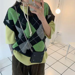 Argyle Sweater Vest / 3/4-sleeve Plain T-shirt / Corduroy Harem Pants