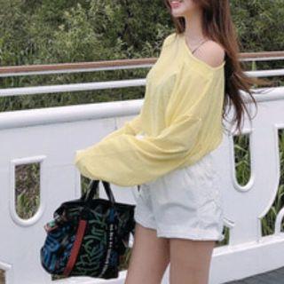 Long-sleeve Top / Suspender Shorts