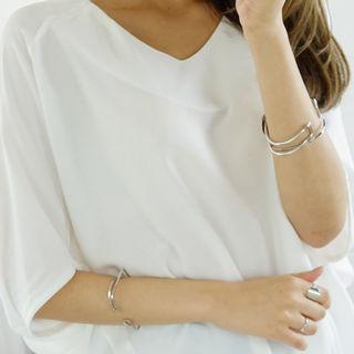 V-neck Batwing-sleeve Top
