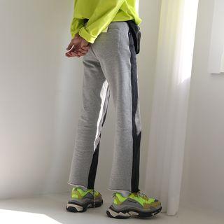 Contrast Panel Straight-cut Jeans