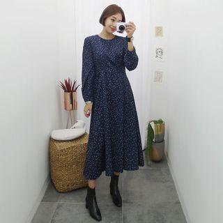 Plus Size Star-patterned Long Flare Dress