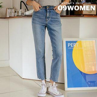 Plus Size Fray-hem Washed Straight-cut Jeans