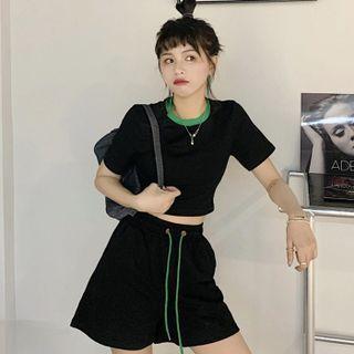 Short-sleeve Two Tone Cropped T-shirt / Shorts