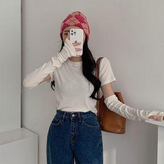 Short-sleeve T-shirt With Hand Warmers