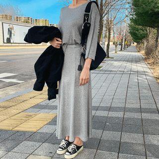 Set: 3/4-sleeve T-shirt + Band-waist Skirt