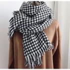 Houndstooth Fringed Scarf Houndstooth - Black & White - One Size