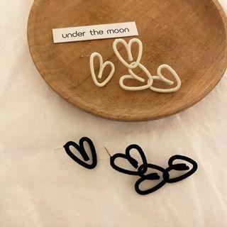 Cut-out Heart Stud Earring