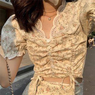 Short-sleeve Lace Trim Floral Print Crop Top / Mini Skirt