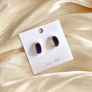 C-shaped Stud Earring