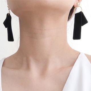 Single Faux-suede Strap Earring