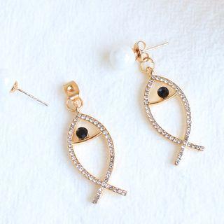 Fish Ear Stud / Clip-on Earring