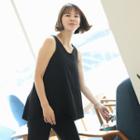 Sleeveless Slit-side A-line Top