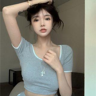 Short-sleeve Contrast Trim Crop T-shirt Gray - One Size