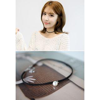 Faux-pearl Pendant Choker Necklace