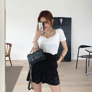 Sweetheart-neck Slim-fit T-shirt