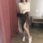 Cutout Long-sleeve T-shirt / Leopard Print Midi Skirt