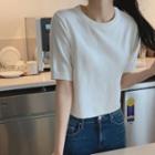 [cle.] Short-sleeve Knit Top