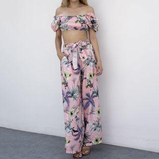 Set: Short-sleeve Floral Print Top + Shorts