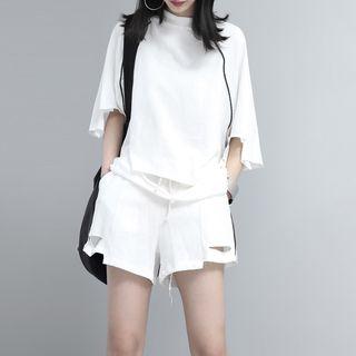 Set: Loose-fit Ripped T-shirt + Ripped Shorts