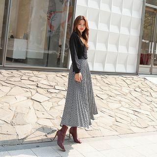 Houndstooth A-line Maxi Pleat Skirt