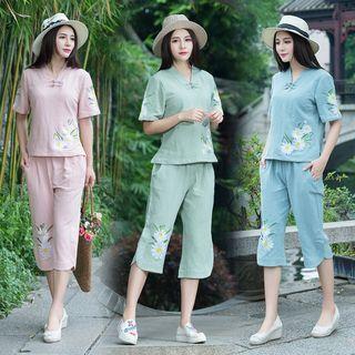 Set: Frog-button Embroidered Short-sleeve Top + Capri Pants