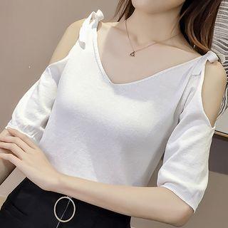 Short-sleeve Cold-shoulder V-neck T-shirt