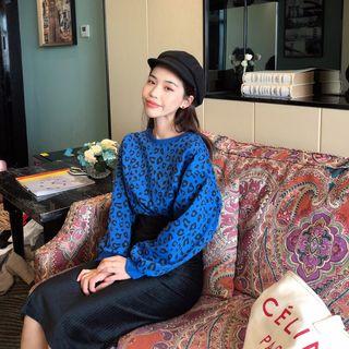 Leopard Print Loose-fit Pullover / Plain High-waist Skirt
