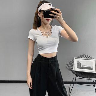 Pendant-accent Crop T-shirt