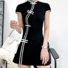 Set: Contrast Trim Cap-sleeve Side-slit Qipao + Shorts