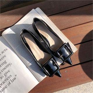 Square-buckle Low-heel Pumps