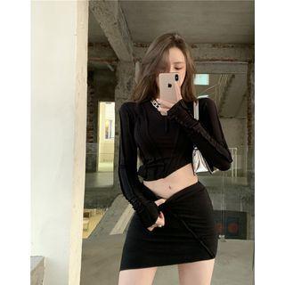 Long-sleeve Crop T-shirt / Pencil Skirt
