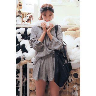 Set: Round-neck M Lange Top + Band-waist Shorts