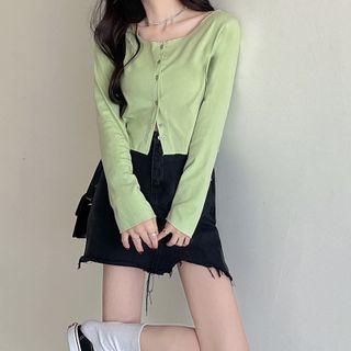 Round-neck Cropped Buttoned Top