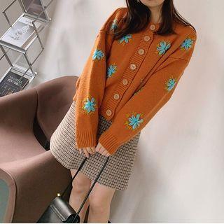 Embroidered Round-neck Long-sleeve Cardigan
