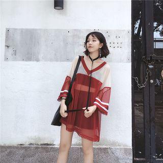 Color Block Mesh V-neck 3/4-sleeve T-shirt