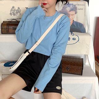 Cropped T-shirt / Wide-leg Shorts