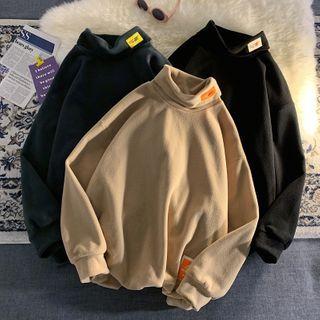 Applique Turtleneck Long-sleeve Fleece Top