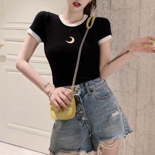 Short-sleeve Contrast Trim Moon Embroidered Top