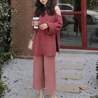 Cold-shoulder Sweater / Cropped Wide-leg Pants