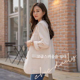 Padded-shoulder Single-breasted Boxy Blazer