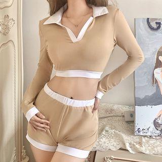 Set: Contrast Collar Cropped T-shirt + Hot Pants