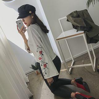 Flower-embroidered Wide-sleeve T-shirt