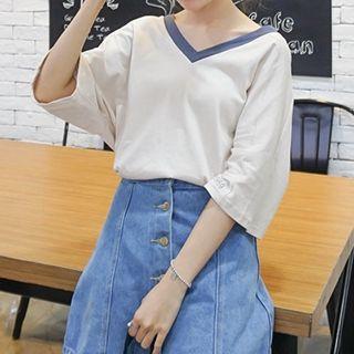 Elbow Sleeve V-neck T-shirt