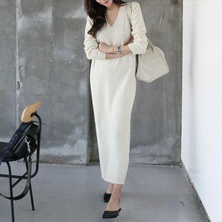 V-neck Knit Maxi Dress
