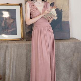 Sleeveless V-neck Midi Cocktail Dress