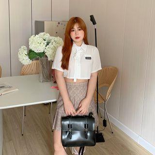 Short-sleeve Cropped Shirt / Check Pleated Skirt
