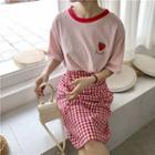 Contrast Trim Strawberry T-shirt / Slit Gingham Pencil Skirt