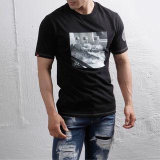 Skull Graphic Neat-fit T-shirt Black - L